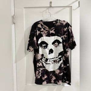 No Brand Misfits Band black bleach dyed Crimson Skull men’s shirt (distressed)